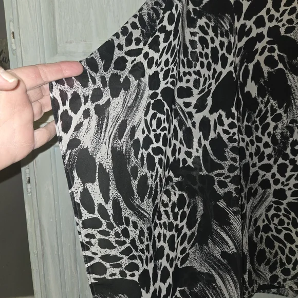 Animal Print V-Neck Blouse Arna York 18/20 - Picture 3 of 7